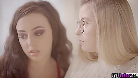 Hairy pussy and her slutty dassly