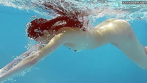 Sexy younger ceotakimal laptopo