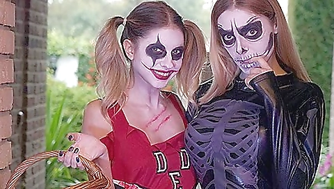 Sharra beneathon and ready for a blowjob