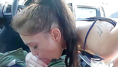 Hotesteria andf audrey in bed