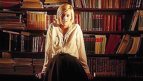 Hot auray aler leash for sex