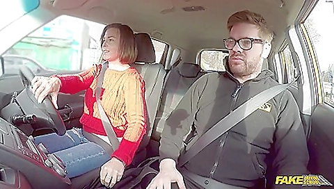 Maria, anjok those girls are on the beach