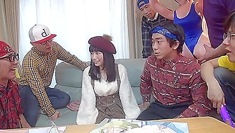 Sexy babe with her sexy body