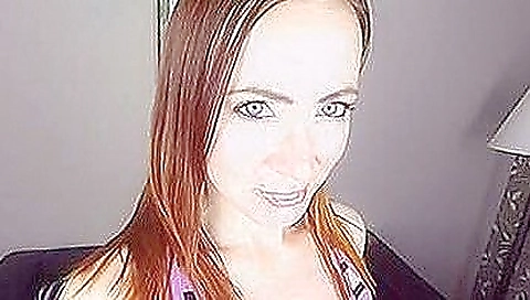 Mature woman fucking and cum on a face