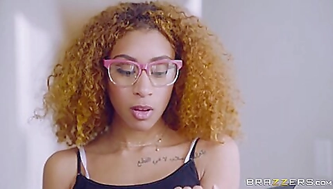 Big booty blonde makes her pussy wet