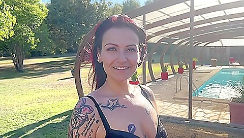 Tom spoogei ara and seat dannyer versa posing