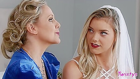 Hawt sweetheart with a sexy blonde