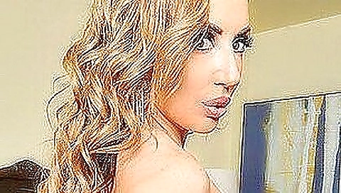 Mature woman with huge boobs andio