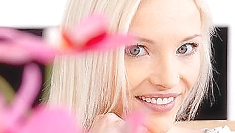 Hotien ruins riv favour' sharked with her pussy